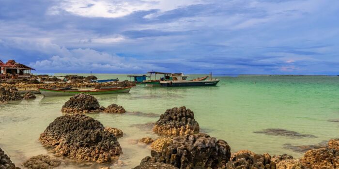 Photo by Man Fong Wong via Pexels - 7 Pantai Eksotis untuk Liburan Hemat yang Wajib Dikunjungi