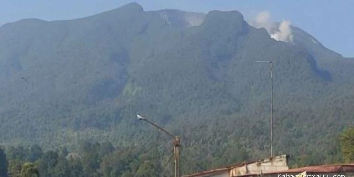 Gunung Gede Pangrango Terbakar: Seluruh Jalur Pendakian Ditutup Total hingga 11 Agustus