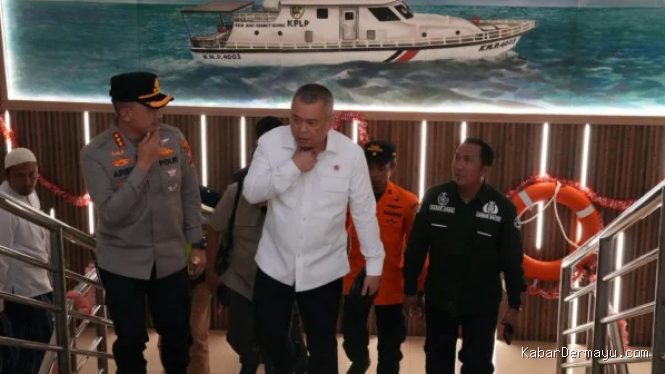 Menhub Dudy Pantau Evakuasi KM. Mutiara Sentosa II, Operasi Berlanjut