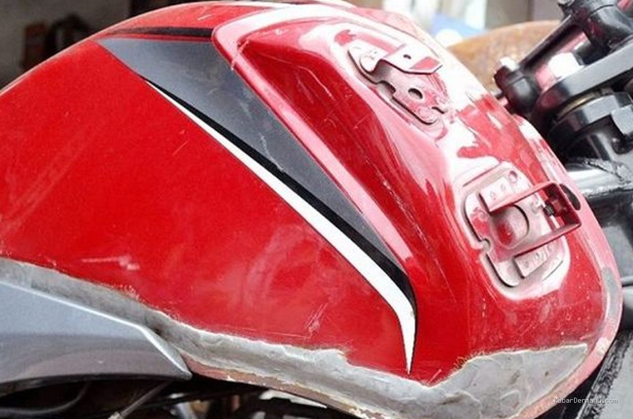 Photo via Bing Images - Panduan Menambal Tangki Motor Bocor dengan Lem Porting Dextone