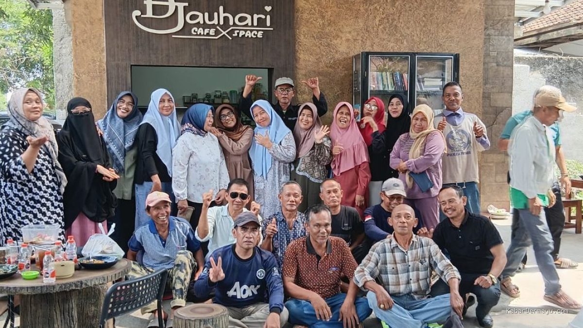 Reuni Akbar 42 Tahun: Alumni SMP Muhammadiyah Haurgeulis 84 Pecah di Cafe Djauhari