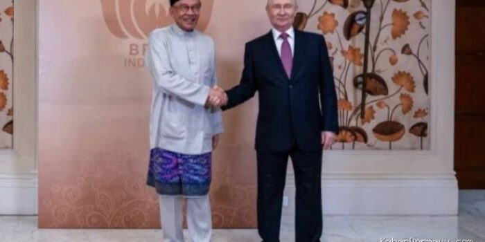 Anwar Ibrahim dan Putin di KTT BRICS: Dampak Sawit bagi Indonesia