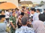 Bupati Lucky Hakim dan Kapten Arh Dadan Haidir Tinjau Korban Kebakaran Eretan