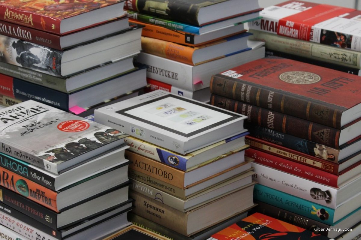 Photo by pxhere.com - Cara Memilih Buku Bacaan Inspiratif yang Sesuai dengan Anda