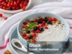 Photo by istockphoto.com - Manfaat Yogurt untuk Melancarkan Pencernaan dan Kesehatan Usus