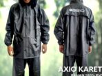 Photo by shopee.co.id - Panduan Memilih Jas Hujan Setelan Bahan Karet Tebal Berkualitas