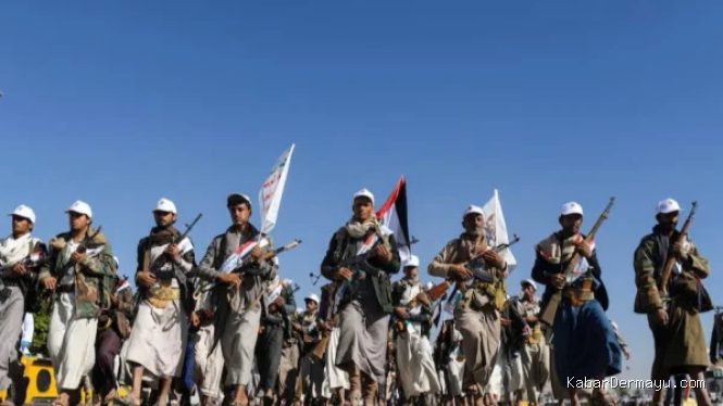 Pemerintah Yaman Gempur Basis Houthi di Pesisir Laut Merah