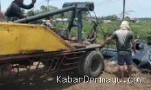 Pikap Terperosok di Jalan Raya Toang Sliyeg Indramayu, Sopir Diduga Kelelahan