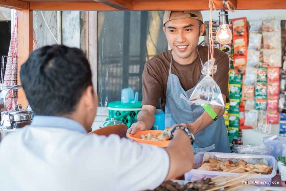 Photo by kabar24.bisnis.com - Tips Menghadapi Pembeli yang Menawar Harga Barang Terlalu Miring